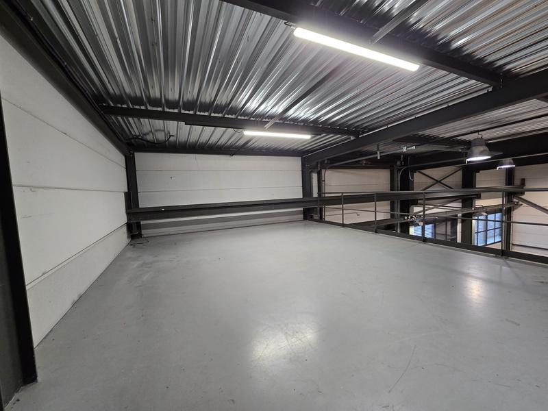 Local d'activités - 960 m²