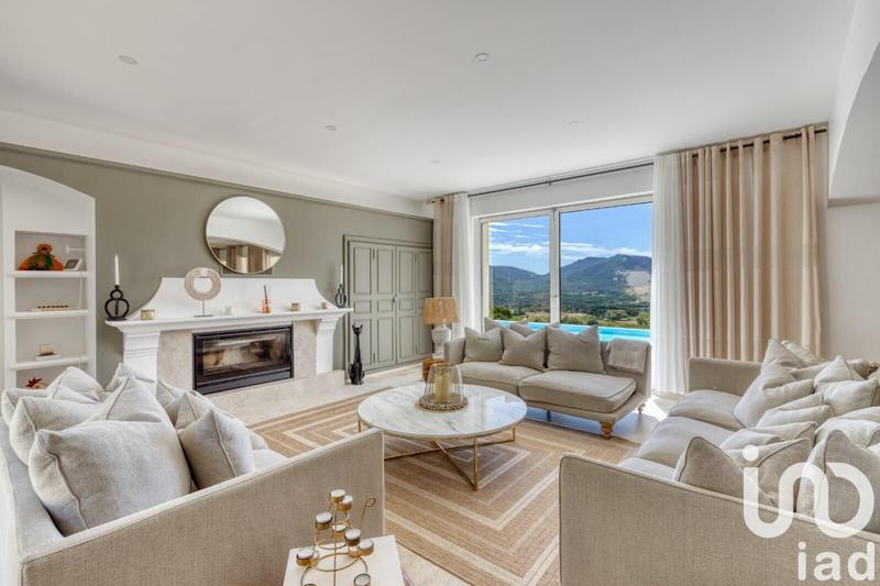 Maison - 308 m² - 12 pièces