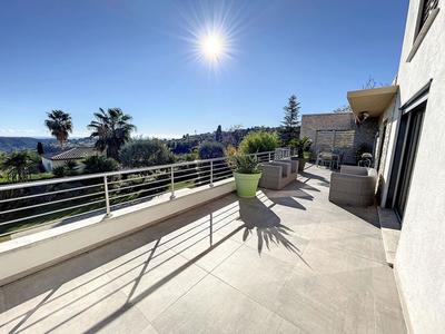 Maison - 170 m² - 5 pièces