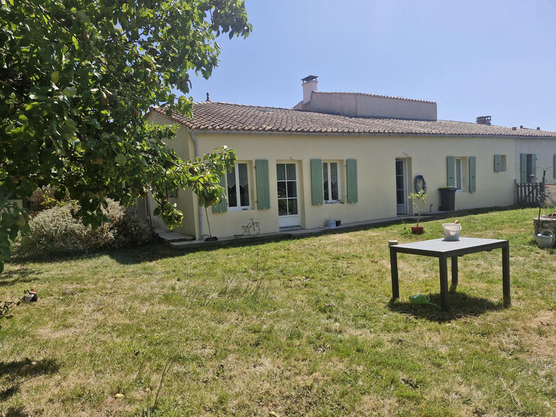 Maison - 200 m² - 9 pièces