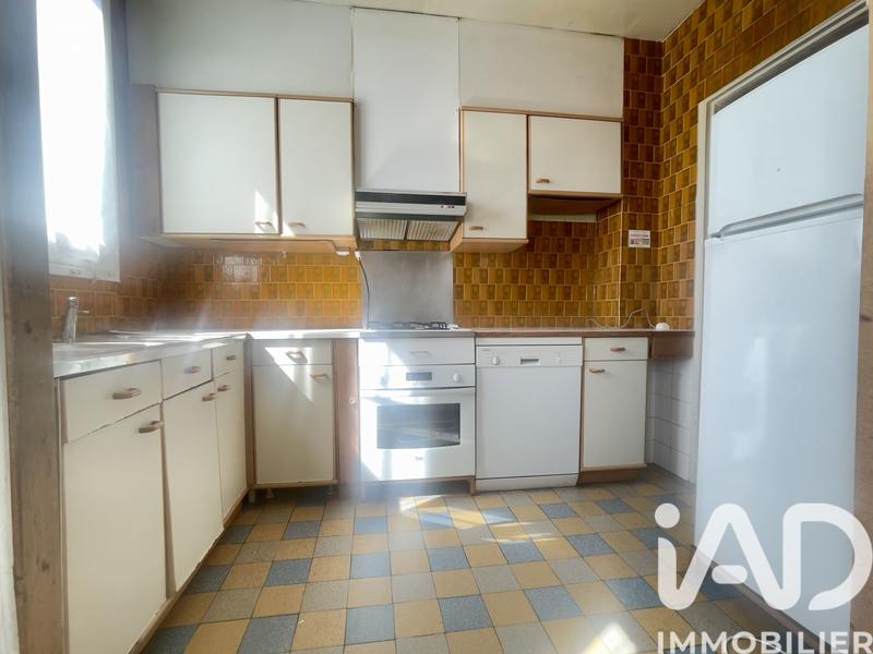 Maison - 225 m² - 9 pièces