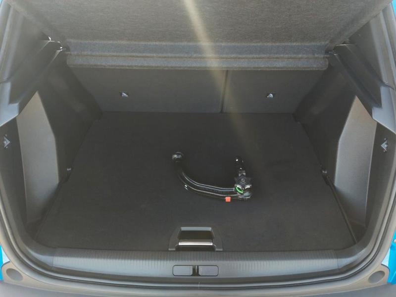Peugeot 2008 II 100 ch Allure / Attelage rotule escamotable et démontable sans outil Peinture spécial Bleu Vertigo 5 989 Km