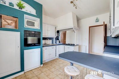 Maison - 218 m² - 7 pièces