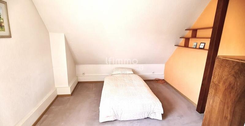 Maison - 213 m² - 9 pièces