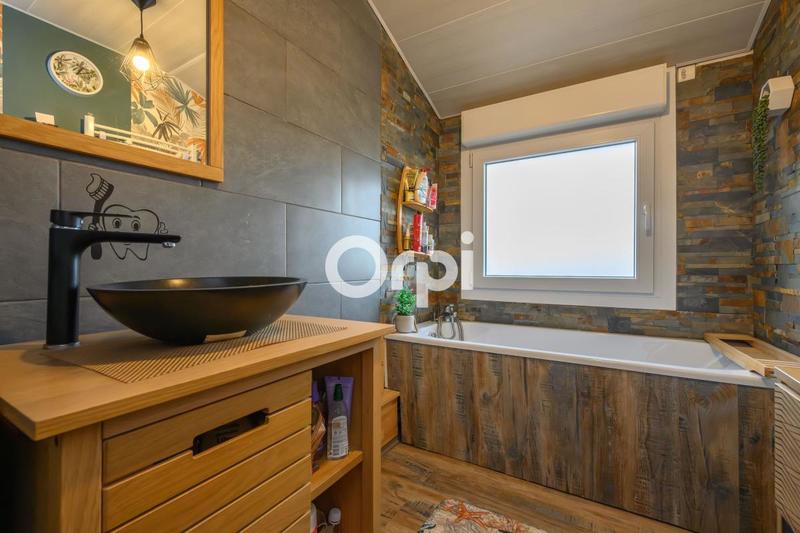 Maison - 82 m² - 4 pièces