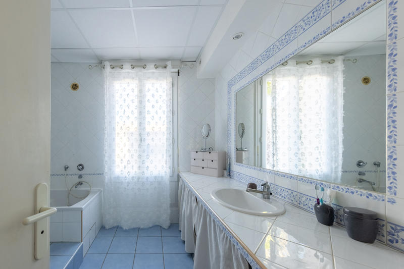 Maison - 191 m² - 6 pièces