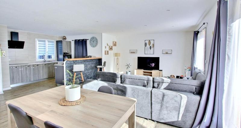 Maison - 97 m² - 4 pièces