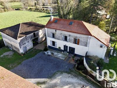 Maison - 140 m² - 5 pièces