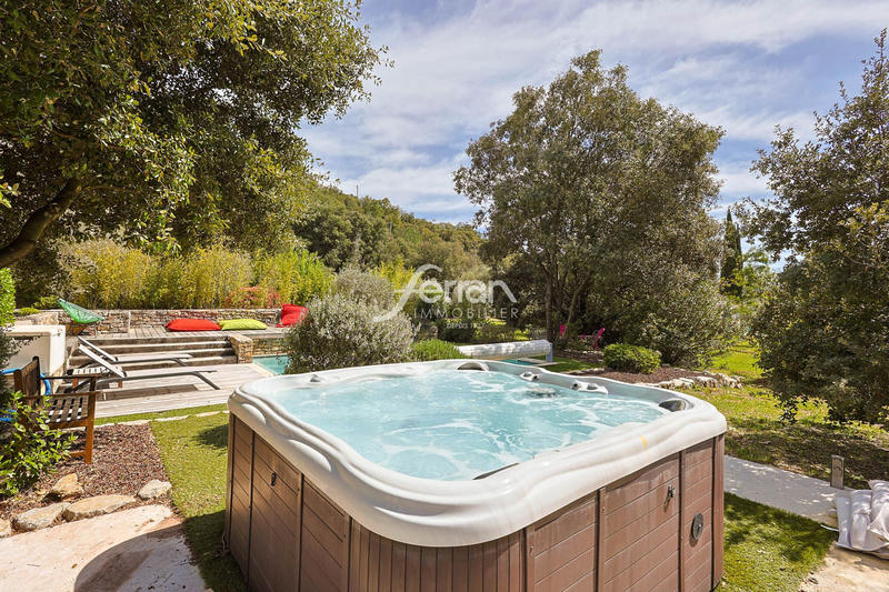 Maison - 179 m² - 6 pièces