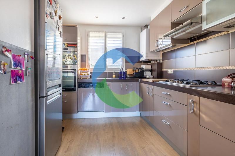 Pavillon - 77 m² - 4 pièces