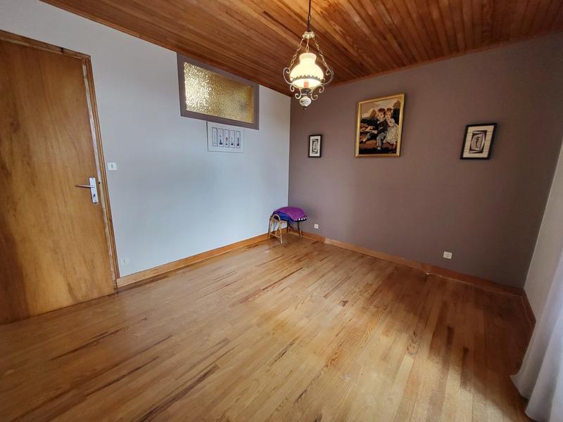 Maison - 163 m² - 9 pièces