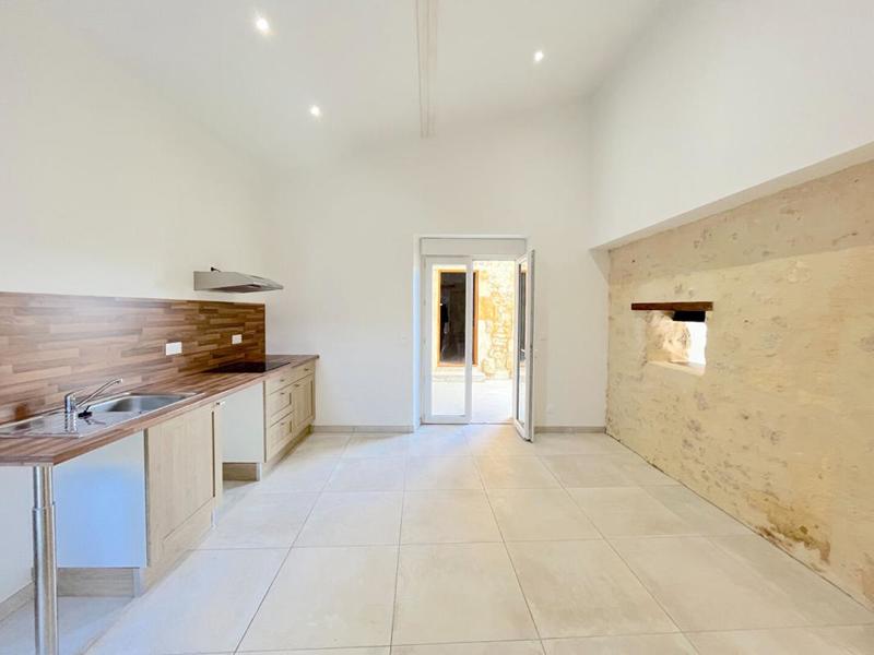 Maison en pierre - 105 m² - 4 pièces