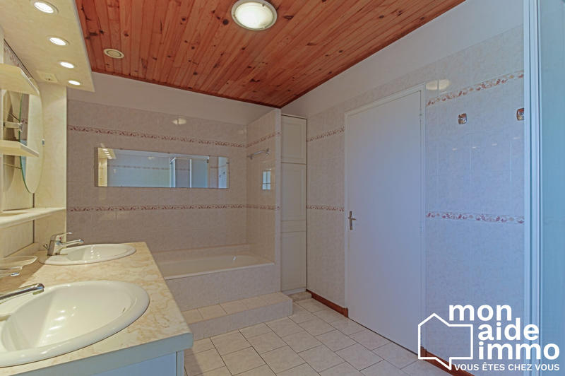 Maison - 184 m² - 6 pièces