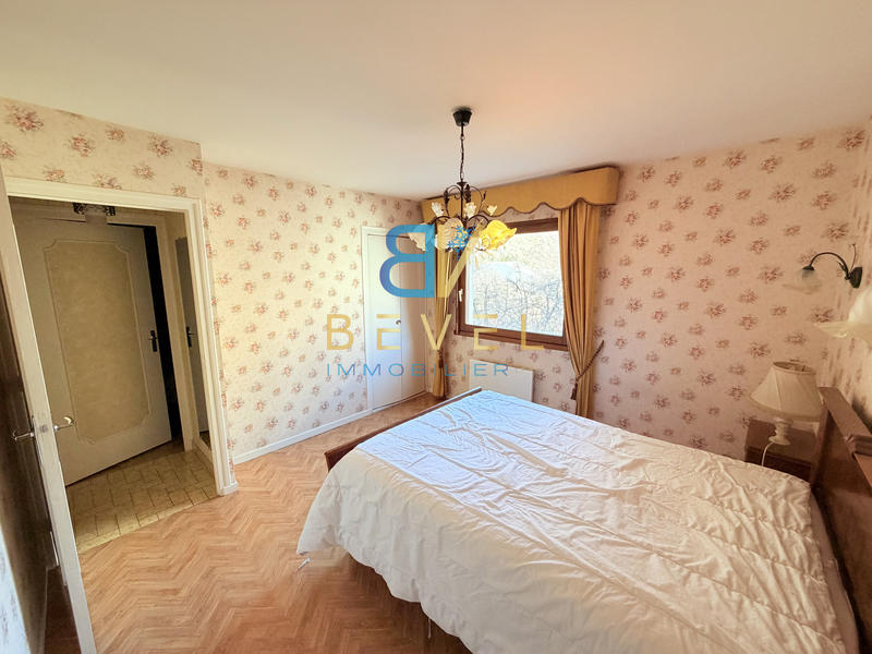 Appartement - 90 m² - 3 pièces