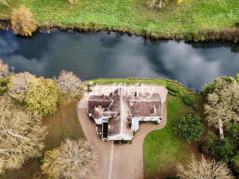 Demeure - 431 m² - 13 pièces