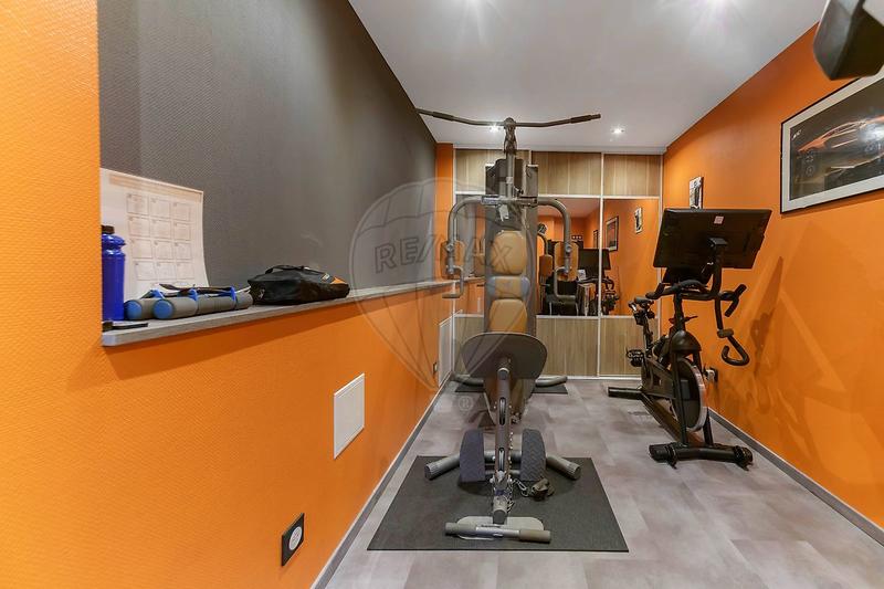 Villa - 277 m² - 10 pièces