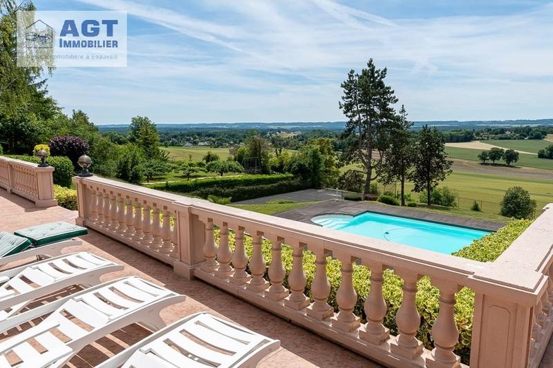 Propriété - 230 m² - 8 pièces