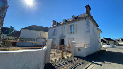 Maison - 207 m² - 6 pièces