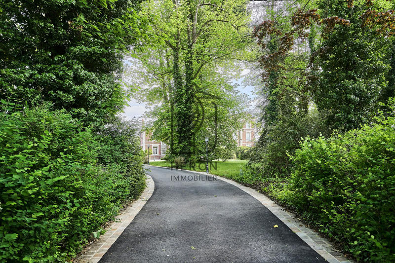 Château - 274 m² - 9 pièces