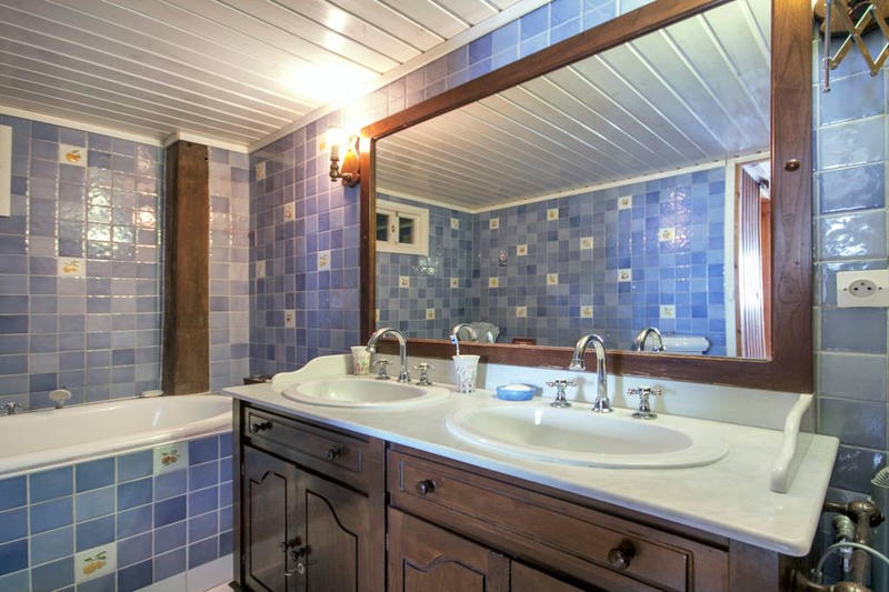 Maison - 350 m² - 14 pièces