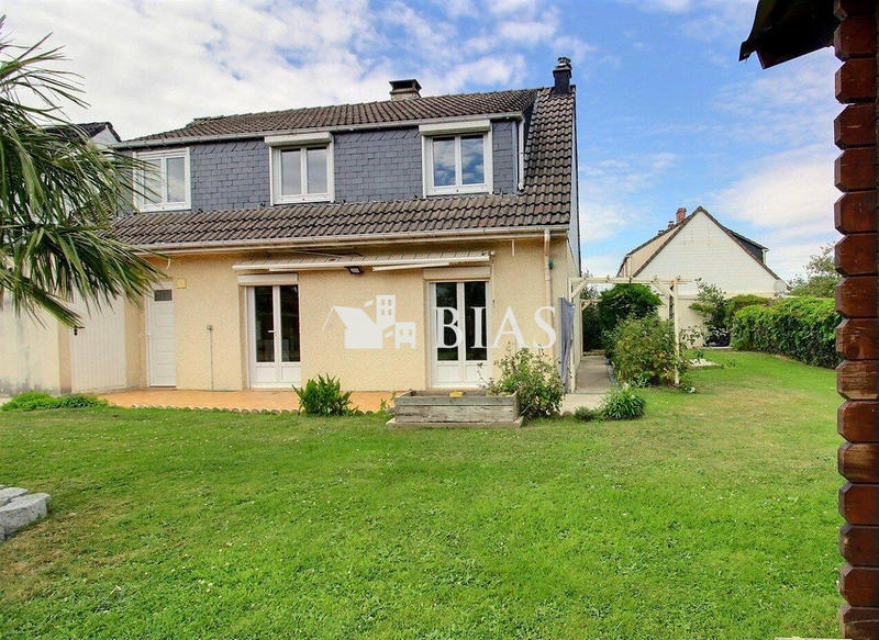 Maison traditionnelle - 101 m² - 5 pièces