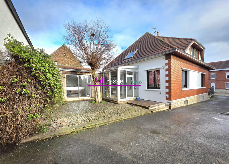 Maison - 221 m² - 10 pièces