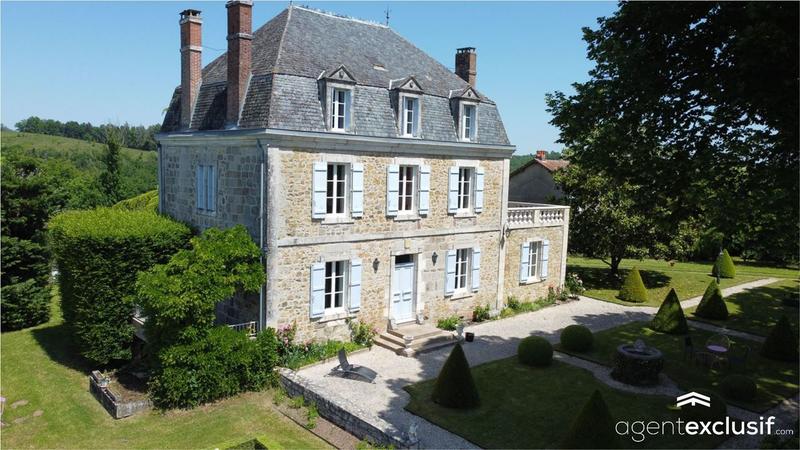 Maison de maîtres - 300 m² - 9 pièces