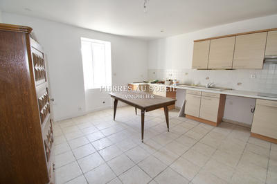 Maison - 200 m² - 8 pièces