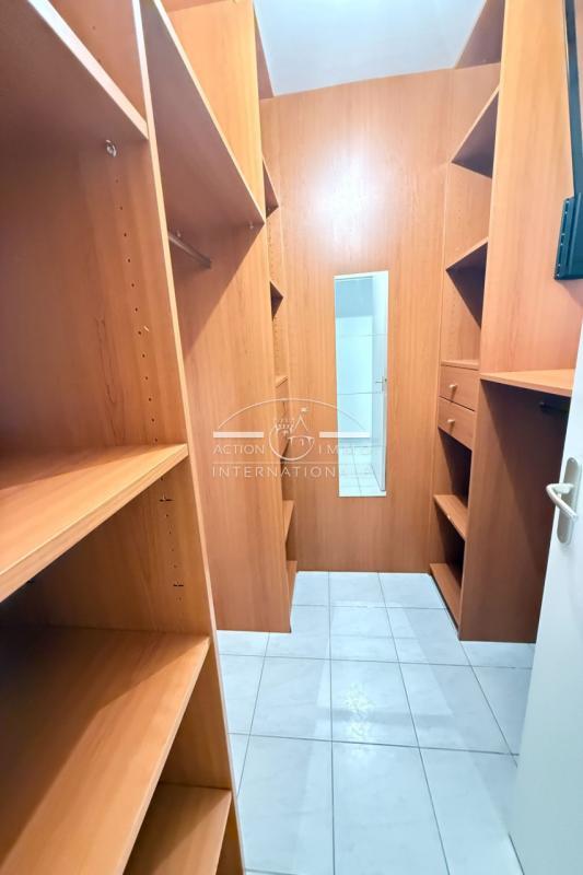 Appartement - 77 m² - 3 pièces