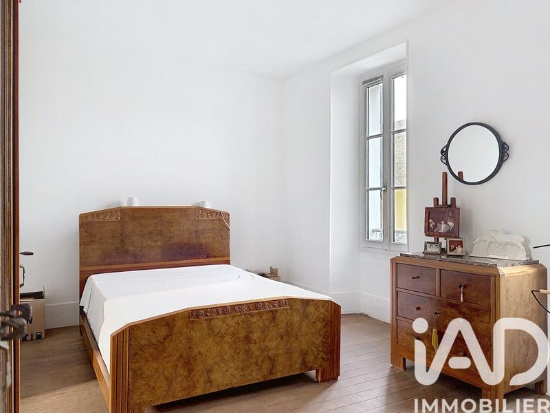 Maison - 205 m² - 9 pièces