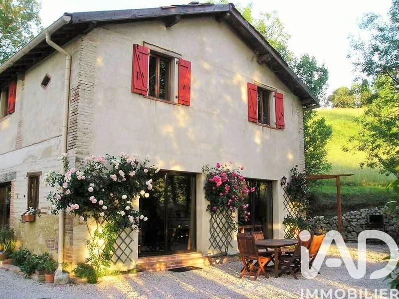 Maison - 280 m² - 11 pièces