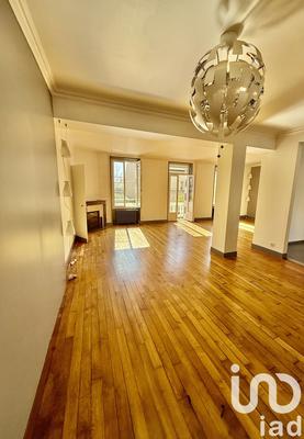 Maison - 200 m² - 7 pièces