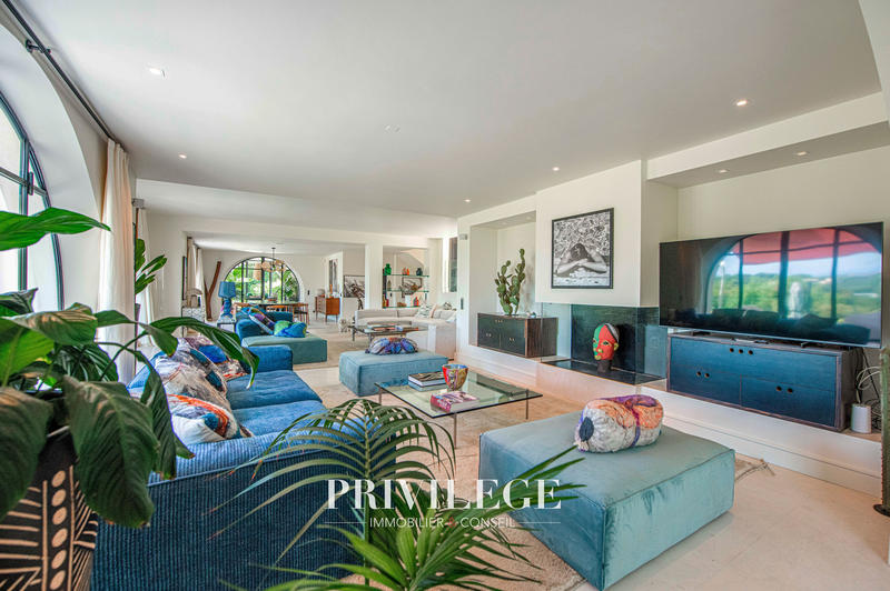 Propriété - 480 m² - 10 pièces