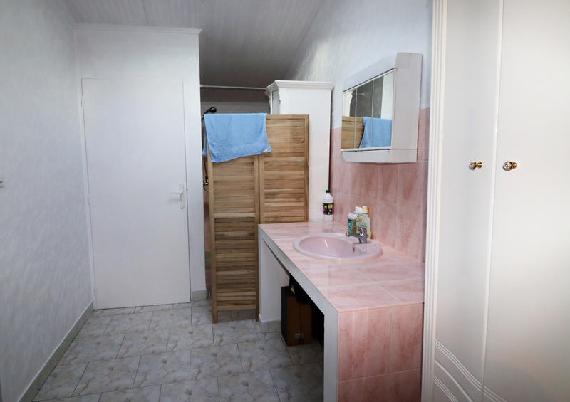 Maison - 247 m² - 10 pièces