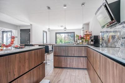 Maison - 210 m² - 8 pièces