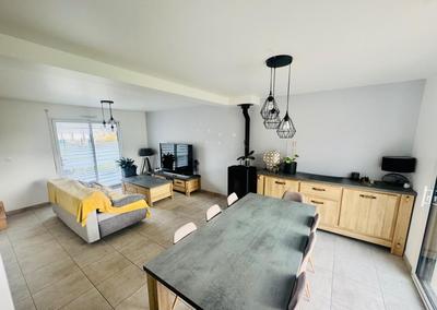 Maison - 98 m² - 4 pièces