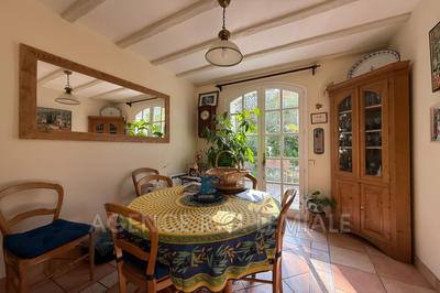 Maison - 275 m² - 15 pièces