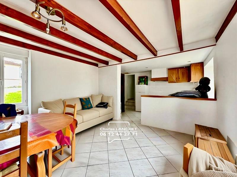 Maison - 250 m² - 6 pièces