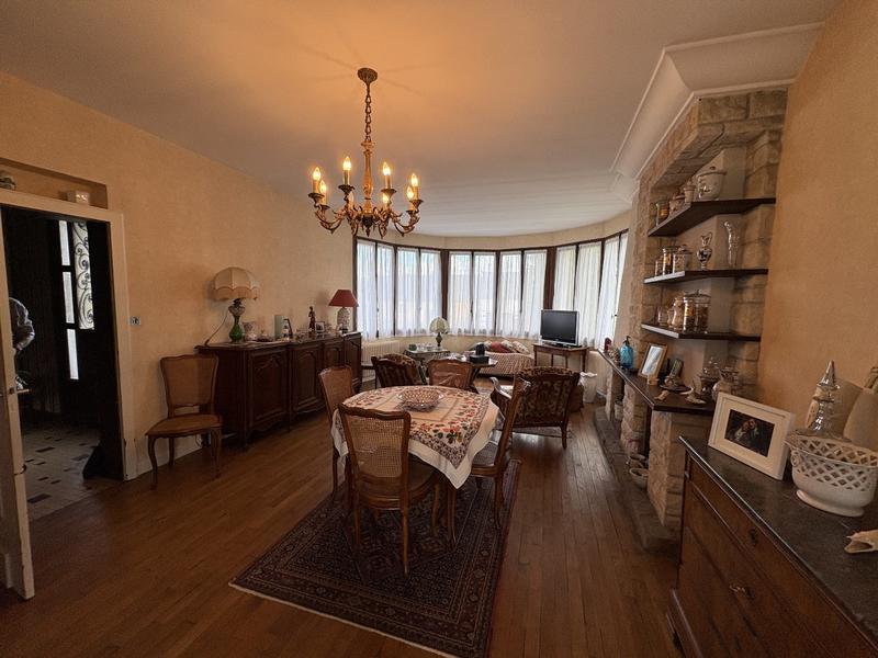 Maison - 179 m² - 7 pièces