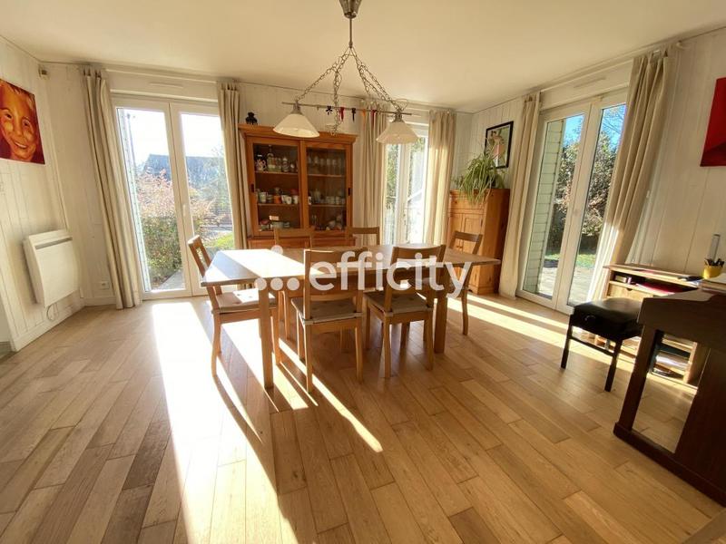 Maison - 184 m² - 8 pièces