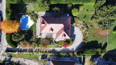 Villa - 227 m² - 8 pièces