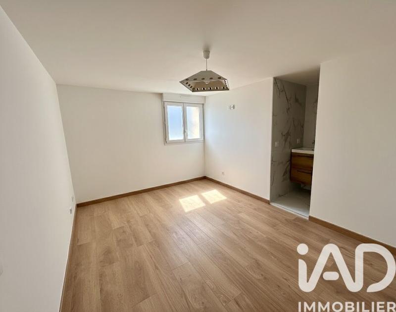 Maison - 231 m² - 9 pièces