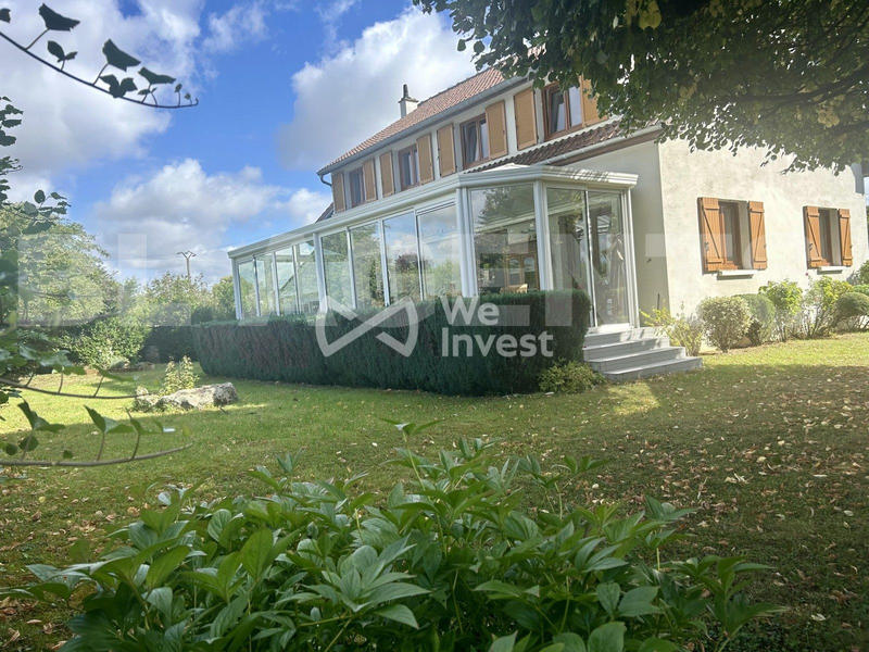 Maison - 228 m² - 10 pièces