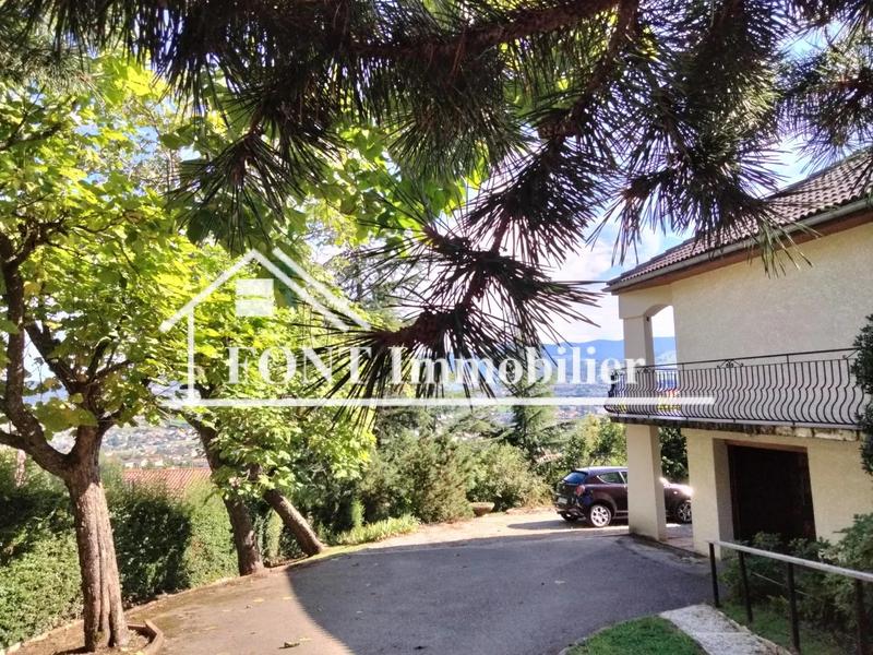 Maison - 151 m² - 6 pièces