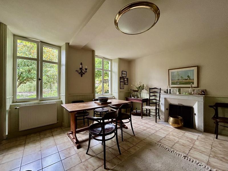 Maison - 204 m² - 9 pièces