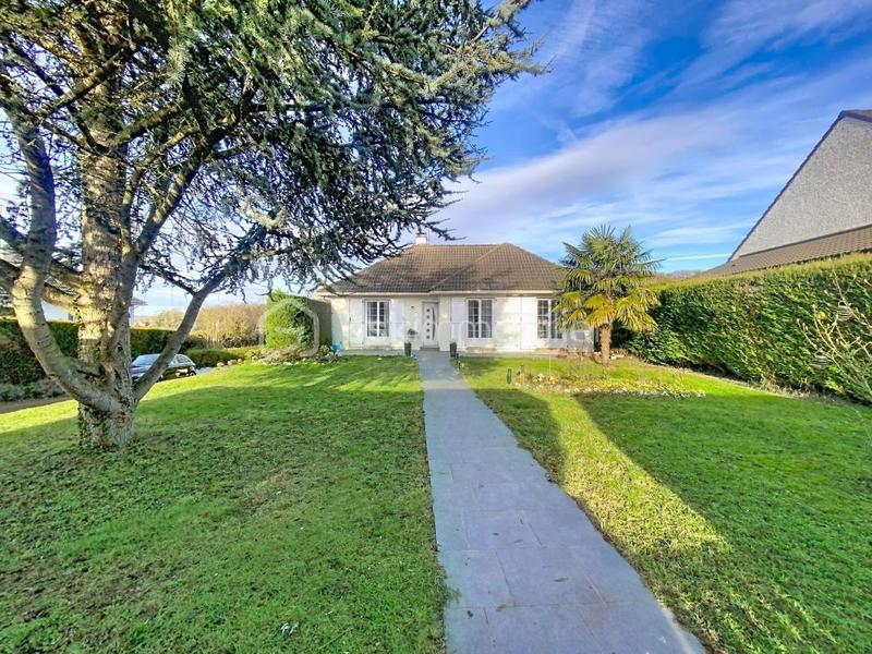 Maison traditionnelle - 112 m² - 6 pièces