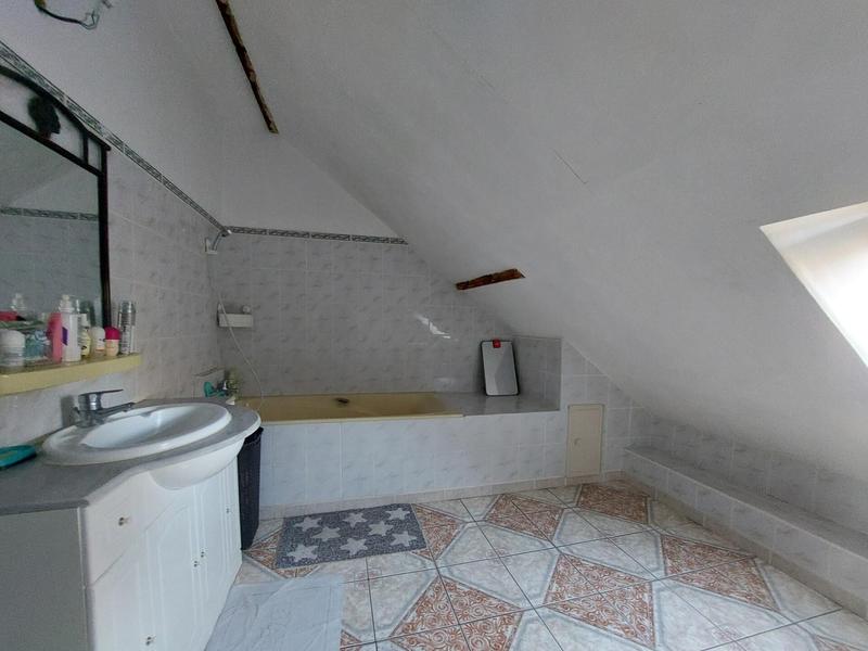 Maison - 123 m² - 8 pièces