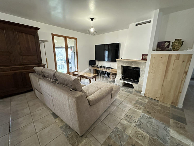 Maison traditionnelle - 185 m² - 8 pièces