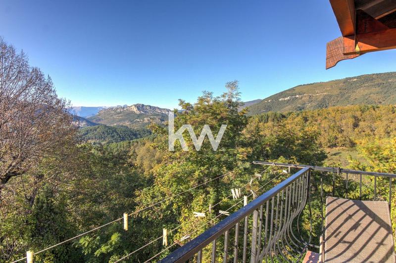 Maison - 155 m² - 9 pièces