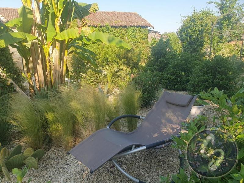 Maison - 327 m² - 9 pièces